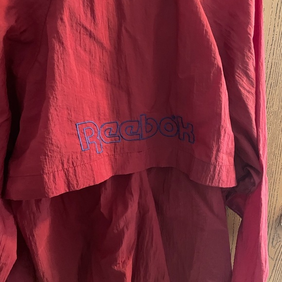 Vintage Reebok Maroon Nylon Windbreaker w/ Hide-away hood    zip up - Picture 6 of 10